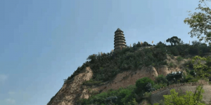陕财职院“不忘初心忆延安”实践团到延安宝塔山开展党史学习教育