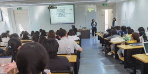 西安欧亚学院召开线上线下混合式教学模式设计与实施专题报告