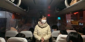 战疫情：陕能院“点对点”温馨护送蒲城、白水学子返乡回家
