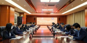 陕西交通职业技术学院与航天龙腾举行校企合作签约授牌仪式