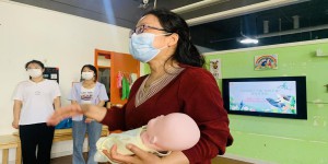 陕西能源职业技术学院护理学院在伟童国际幼儿园开展海姆立克急救科普讲座