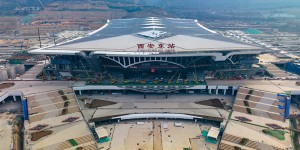 西安东站站牌正式亮相