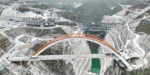 东庄水利枢纽工程泾河大桥合龙