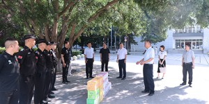 咸阳师范学院开展暑期“送清凉”慰问活动