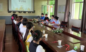 鄠邑区玉蝉中心幼儿园家校共建拓展育儿教育新思路