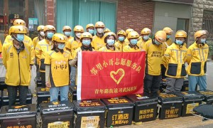 西安莲湖青年路最美骑手团——刘驰和他的邻里小哥们