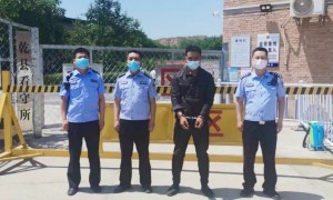 扒手集会行窃 民警快速擒获