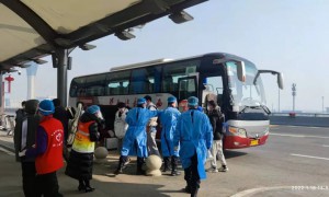 包机回家 西安科技大学24名海南籍学生搭乘HU7266航班顺利到家