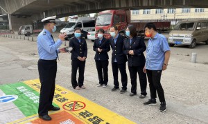 西安交警新城大队开展酒驾模拟警示教育活动